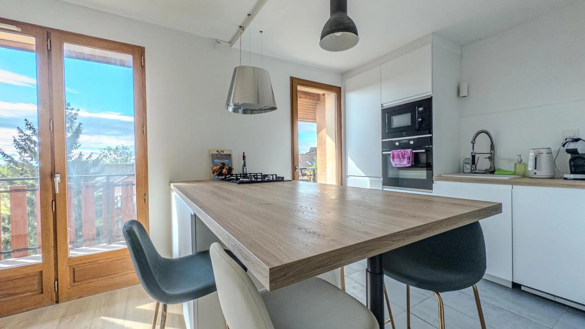 Appartement De Standing - Parking Prive Gex Apartment
